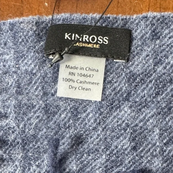 Classic Black and Gray Checkered Men's Scarf - Picture 3 of 4